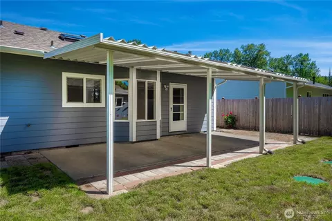 Exterior - 15020 148th St E, Orting, WA 98360 photo 5 of 12