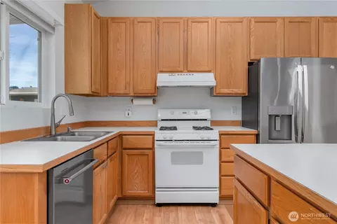 Kitchen - 15020 148th St E, Orting, WA 98360 photo 3 of 3