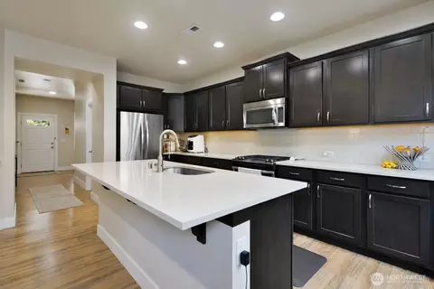 Kitchen - 19607 25th Dr SE, Bothell, WA 98012 photo 1 of 5