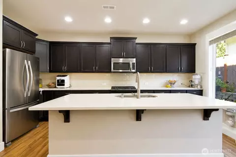Kitchen - 19607 25th Dr SE, Bothell, WA 98012 photo 2 of 5