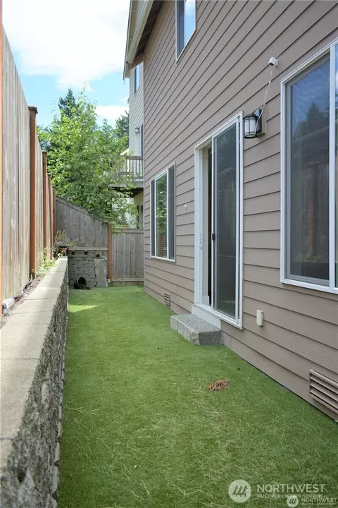 Exterior - 19607 25th Dr SE, Bothell, WA 98012 photo 2 of 3