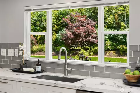 Kitchen - 11323 E Riverside Dr, Bothell, WA 98011 photo 5 of 5