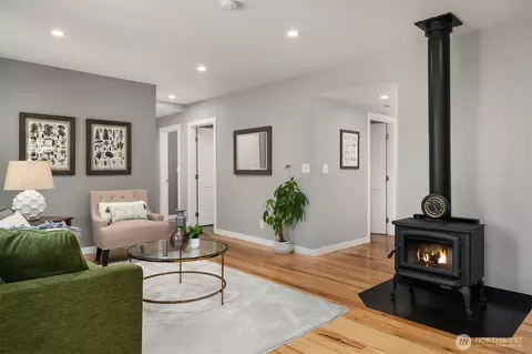 Living - 11323 E Riverside Dr, Bothell, WA 98011 photo 1 of 1