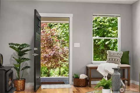 Entry Way - 11323 E Riverside Dr, Bothell, WA 98011 photo 1 of 1