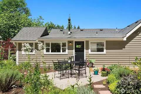 11323 E Riverside Dr, Bothell, WA 98011