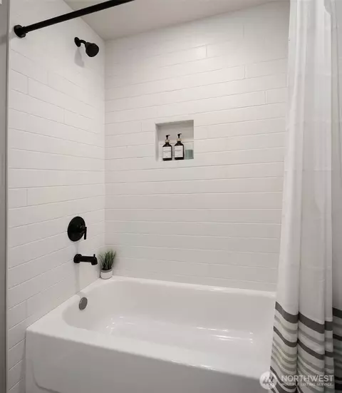 Bath - 11323 E Riverside Dr, Bothell, WA 98011 photo 2 of 2