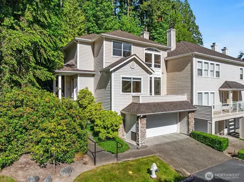 9804 NE Riverbend Dr #B-101, Bothell, WA 98011