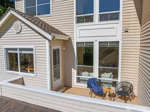 Exterior - 9804 NE Riverbend Dr #B-101, Bothell, WA 98011 photo 6 of 6