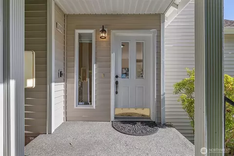 Entry Way - 9804 NE Riverbend Dr #B-101, Bothell, WA 98011 photo 1 of 5