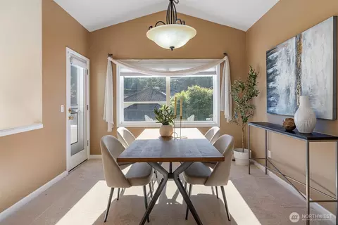 Dining - 9804 NE Riverbend Dr #B-101, Bothell, WA 98011 photo 1 of 3