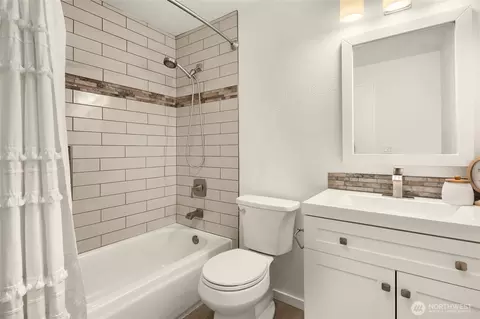 Bath - 19011 27th Dr SE, Bothell, WA 98012 photo 1 of 3