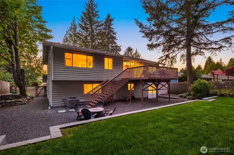 Exterior - 19011 27th Dr SE, Bothell, WA 98012 photo 7 of 9