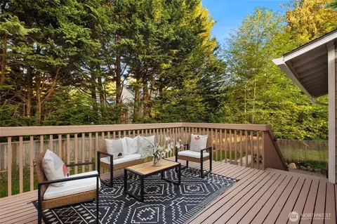 Exterior - 19011 27th Dr SE, Bothell, WA 98012 photo 5 of 9