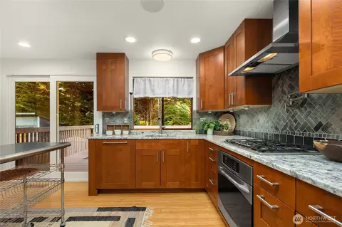 Kitchen - 19011 27th Dr SE, Bothell, WA 98012 photo 3 of 3