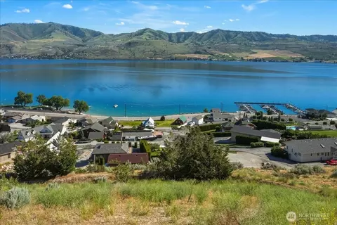 128 Crystal Crest Dr, Chelan, WA 98816