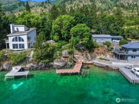 15137 S Lakeshore Rd, Chelan, WA 98816