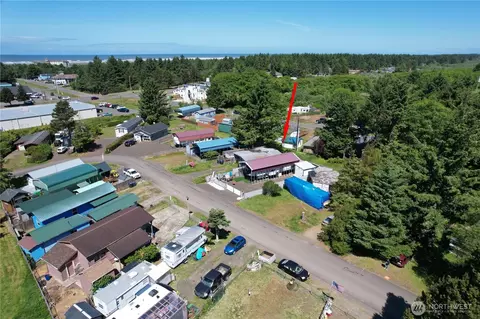 132 Victoria Loop, Ocean Shores, WA 98569