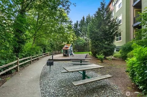 Exterior - 15730 116th Ave NE #405, Bothell, WA 98011 photo 3 of 5