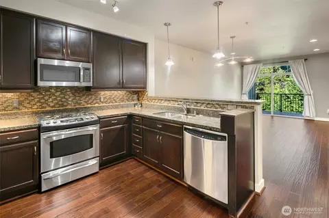 Kitchen - 15730 116th Ave NE #405, Bothell, WA 98011 photo 3 of 5