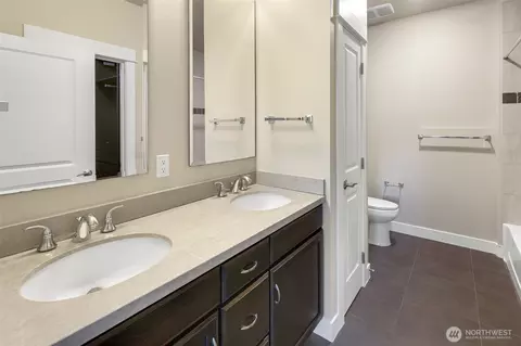 Bath - 15730 116th Ave NE #405, Bothell, WA 98011 photo 1 of 4