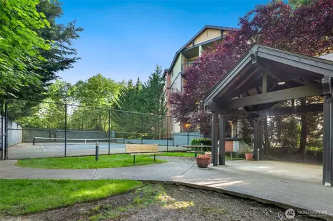 Exterior - 15730 116th Ave NE #405, Bothell, WA 98011 photo 4 of 5