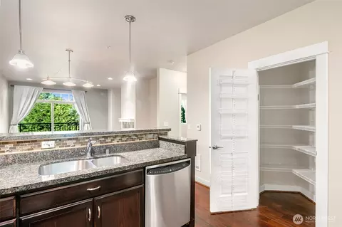 Kitchen - 15730 116th Ave NE #405, Bothell, WA 98011 photo 5 of 5