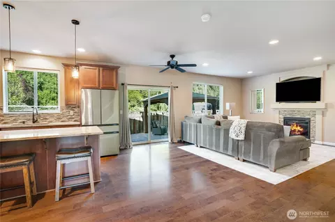 Living - 5913 164th Avenue Ct E, Sumner, WA 98390 photo 1 of 4