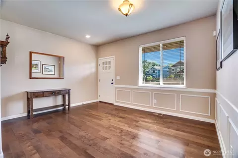 Entry Way - 5913 164th Avenue Ct E, Sumner, WA 98390 photo 2 of 5