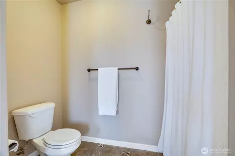 Bath - 5913 164th Avenue Ct E, Sumner, WA 98390 photo 4 of 5