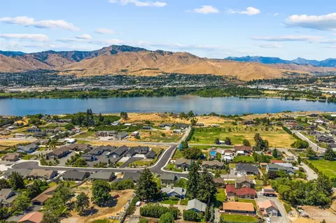 3113 NW Delcon Ct, East Wenatchee, WA 98802