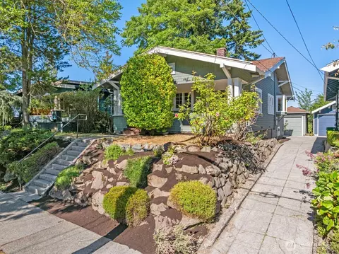 4754 4th Ave NE, Seattle, WA 98105