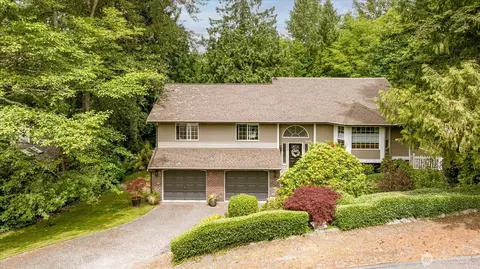 2415 E Cedar Hills Dr, Mount Vernon, WA 98274