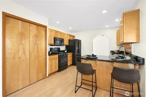 Kitchen - 15507 Cedar Pl SE, Monroe, WA 98272 photo 2 of 5