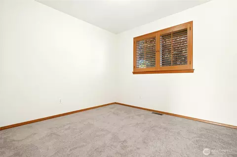 Bedroom - 15507 Cedar Pl SE, Monroe, WA 98272 photo 5 of 8