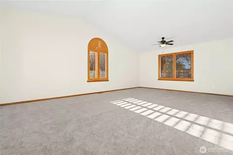 Living - 15507 Cedar Pl SE, Monroe, WA 98272 photo 2 of 7