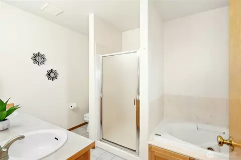 Bath - 15507 Cedar Pl SE, Monroe, WA 98272 photo 2 of 4