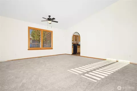 Living - 15507 Cedar Pl SE, Monroe, WA 98272 photo 4 of 7