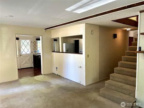 Living - 1191 Towne Rd, Sequim, WA 98382 photo 2 of 5