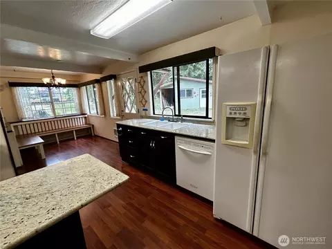 Kitchen - 1191 Towne Rd, Sequim, WA 98382 photo 3 of 5