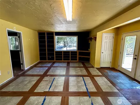 Living - 1191 Towne Rd, Sequim, WA 98382 photo 5 of 5