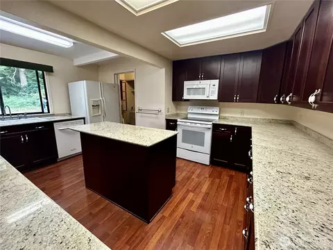 Kitchen - 1191 Towne Rd, Sequim, WA 98382 photo 4 of 5