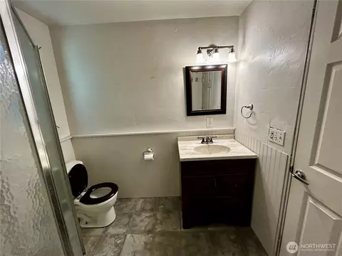 Bath - 1191 Towne Rd, Sequim, WA 98382 photo 4 of 4