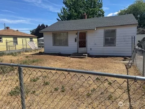 30 NE H St, Ephrata, WA 98823