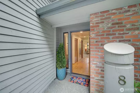 19616 61st Pl NE #8, Kenmore, WA 98028