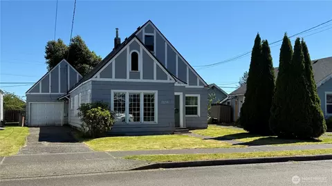 2836 Aberdeen Ave, Hoquiam, WA 98550
