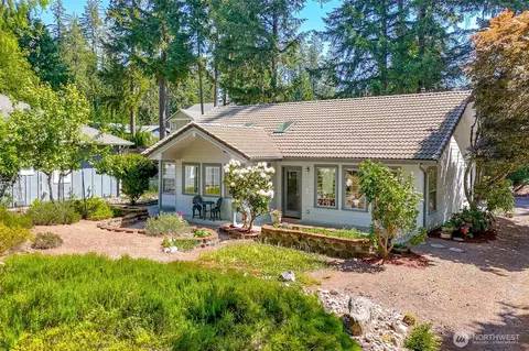 91 E Lake Forest Dr, Allyn, WA 98524