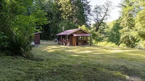 999 Dowans Creek Rd, Forks, WA 98331