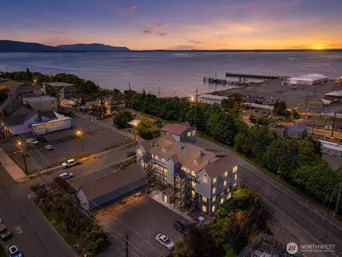705 N State St #102, Bellingham, WA 98225