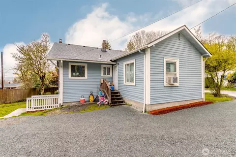 10033 Des Moines Memorial Dr S, Seattle, WA 98168