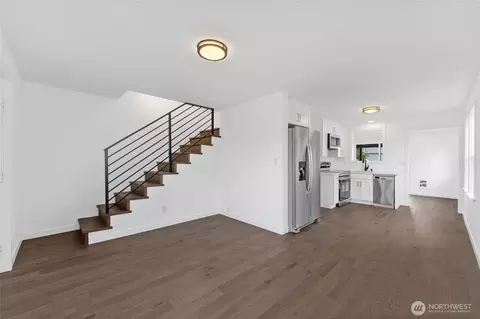 Living - 2928 Nassau St, Everett, WA 98201 photo 2 of 2